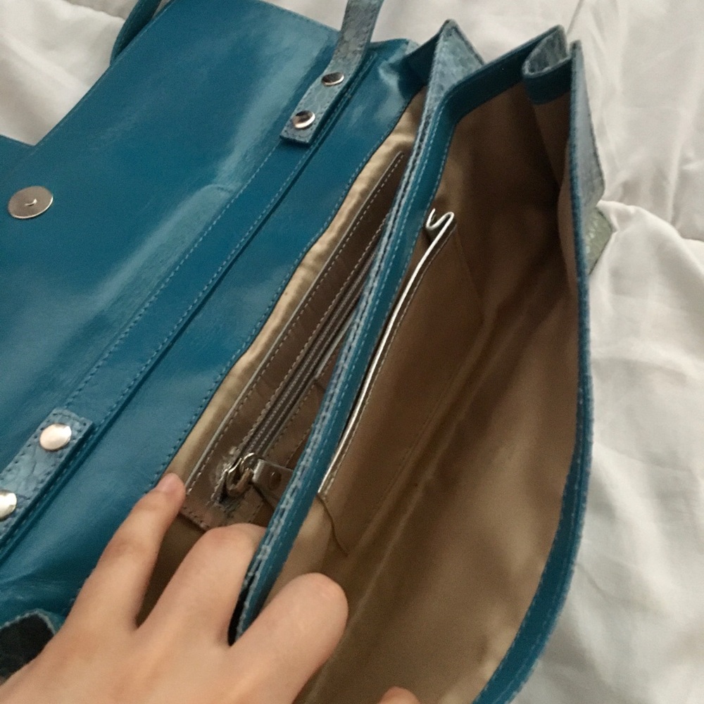 ✨Stuart Weitzman Croc Shoulder Purse✨ - Picture 3 of 6